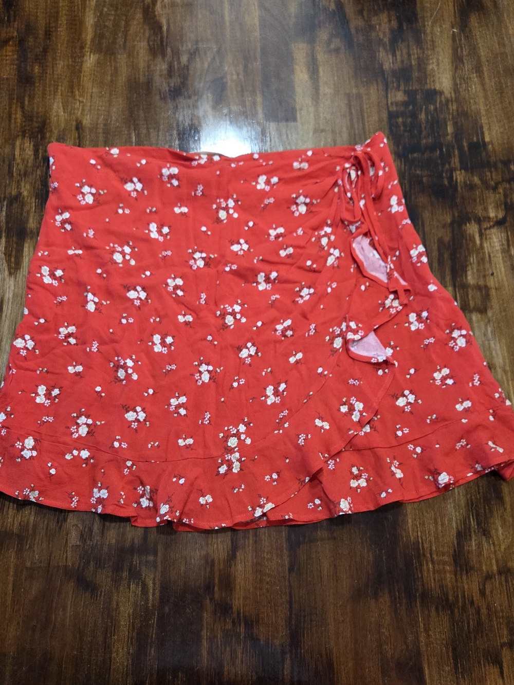 Altar'd State Floral Ruffle Wrap Mini Skirt Red & White Large